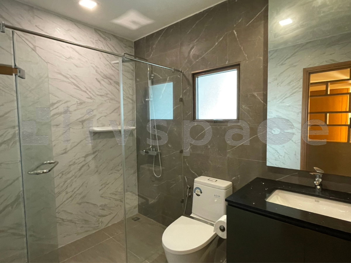 รูป ▚ LH194ツ ขาย: The Emporio Place 2BR Duplex 145.27sqm. 35M ✨ ห้องหายาก Rare Item! ตึก C เป็นส่วนตัว ตกแต่งเรียบหรู เฟอร์ใหม่เอี่ยม 🏙️ - รูปที่ 16/17