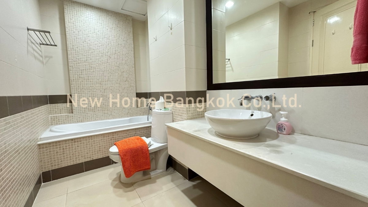 picture Condo for Rent in Sathorn Spacious Corner Unit 250 sqm - 22/30