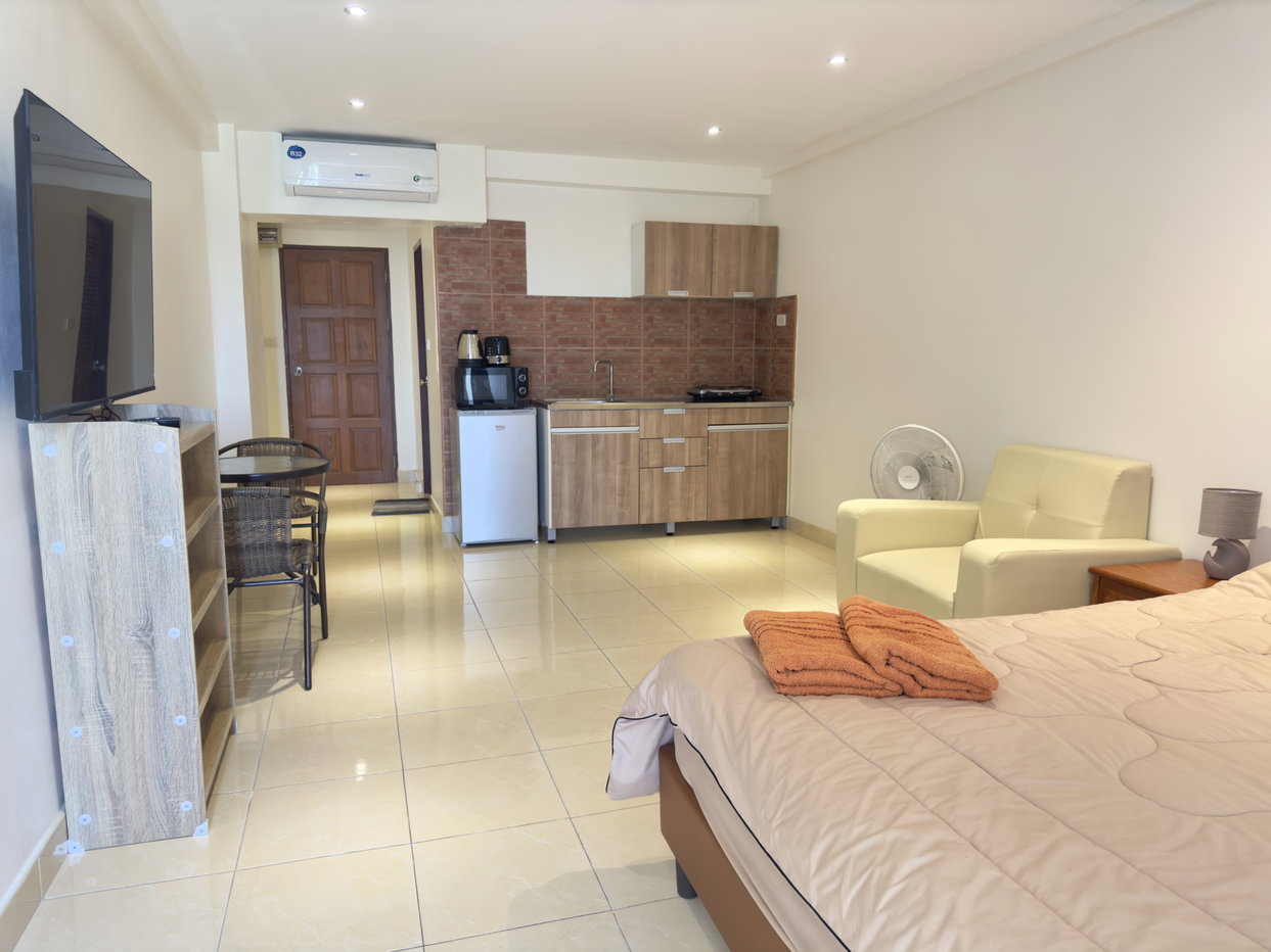 รูป Studio Condo for Sale in Pattaya at Jomtien Beach Condominium - รูปที่ 4/11