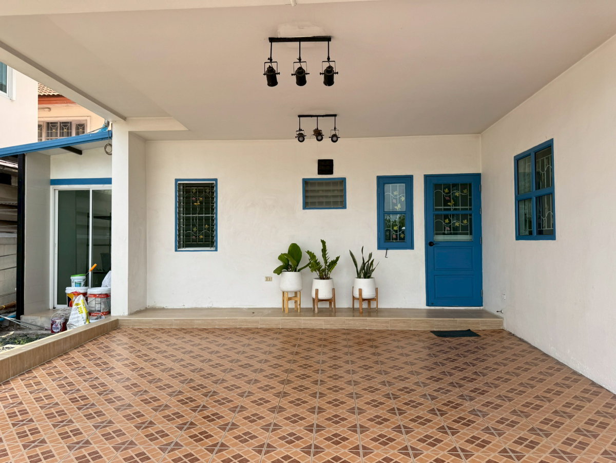 picture Two-story detached house, corner unit, convenient transportation. - 7/36
