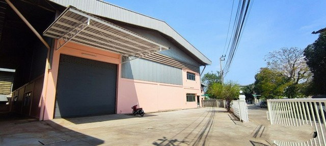 รูป HR3354ให้เช่าโกดัง/โรงงาน พร้อมออฟฟิศ | ทำเลแพรกษา เมืองสมุทรปราการ ฟังก์ชันครบ ขอใบ ร.ง. 4 ได้ | เดินทางสะดวก ใกล้ BTS แพรกษา & สุวรรณภูมิ - รูปที่ 2/4