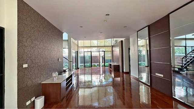 รูป HR3355ให้เช่าบ้าน Private Compound ใจกลางสุขุมวิท (พร้อมพงษ์) | 4 ยูนิตส่วนตัว บนเนื้อที่กว่า 229 ตร.ว. - รูปที่ 13/13