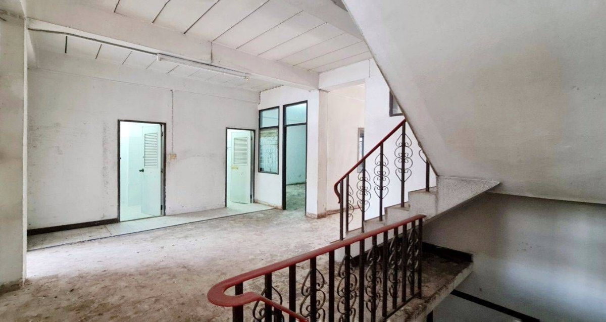 รูป ขายโฮมออฟฟิศ 3 ชั้น 2 คูหา ข้างหมู่บ้านแกรนด์คาแนล   ใกล้สนามบินดอนเมือง เข้าออกสะดวก ทั้งฝั่งถนนเชิดวุฒากาศ และซอยวิภาวดี33  หรือลัดออกถนน รพช. ก็ได้ - รูปที่ 8/20