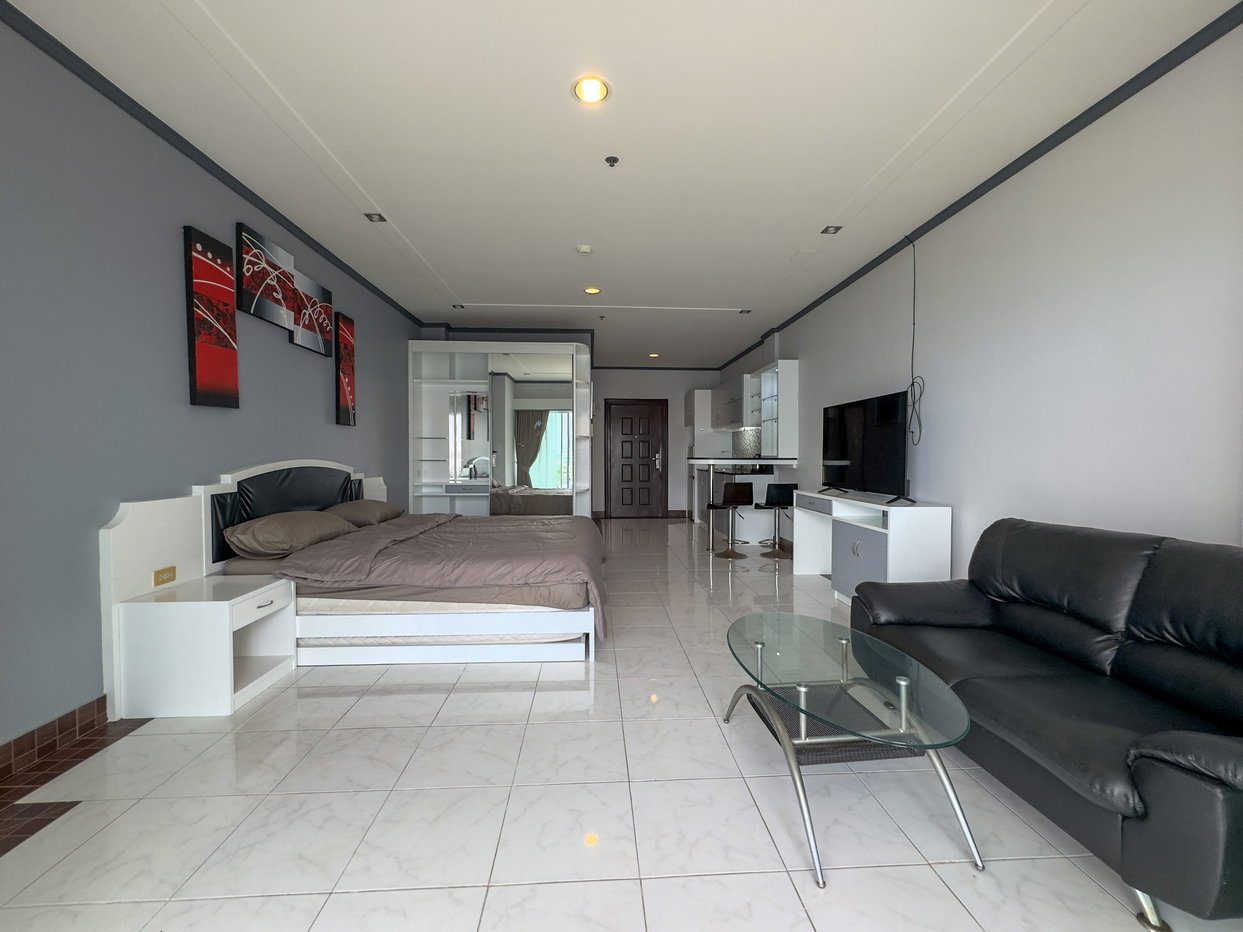 รูป Luxury Studio Condo for Rent in Jomtien Pattaya at View Talay 8 - รูปที่ 2/15