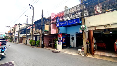 Shophouses for sale Bangkok : Shop house with laundry business for sale. Prime location, Soi Pracha Rat Bamphen 5, Intersection 6.