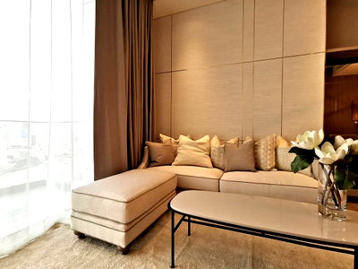 คอนโดให้เช่า : Luxury Riverfront Living | 1 Bedroom Condo for Rent near ICONSIAM