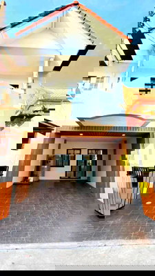 Townhouses for sale Chonburi : Townhouse for sale in Pattaya, Soi Khao Ta Lo, Bang Lamung. Good location, easy access.