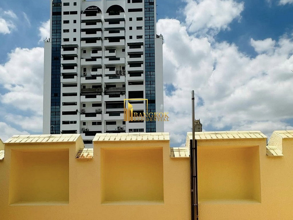 รูป Baan Chicha Castle | Stylish 4 Bedroom Townhouse in Phrom Phong - BR8515TH - รูปที่ 14/23