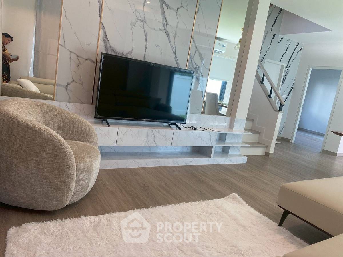 รูป ทาวน์เฮ้าส์ 4-ห้องนอน ใกล้ บ้านศิลปินหัวหิน (ID 2764865) - รูปที่ 2/12