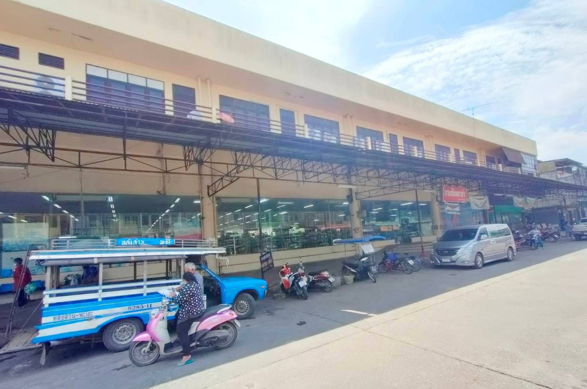 รูป ขายตึกแถวชุมพร ทำเลดี เหมาะกับทำการค้าขาย มีเพียงห้องเดียวเท่านั้น - รูปที่ 10/17