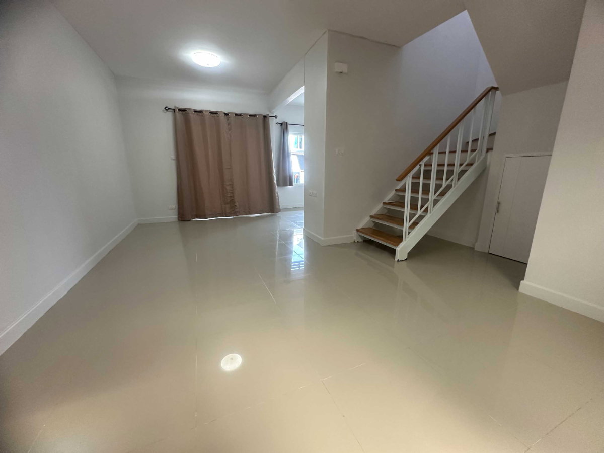 รูป ให้เช่าทาวเฮ้าส์ 2 ชั้น เลี้ยงสัตว์ได้ หมู่บ้าน เดอะคัลเลอร์ ลำลูกกาคลอง4 ปทุมธานี - รูปที่ 4/23