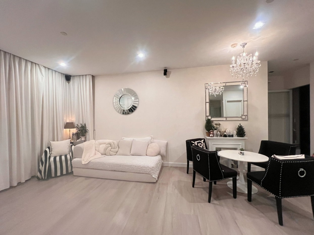รูป Chic Condo for Sale | Punnawithi | Perfect Spot for Work & Play | Near BTS Punnawithi | 11,900,000 THB | คอนโดสไตล์ชิค⸻LTH14777 - รูปที่ 2/5