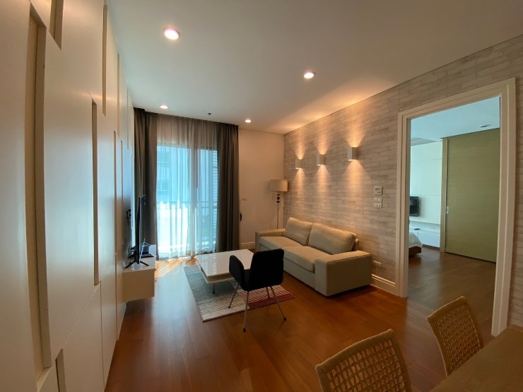 picture Bright Sukhumvit 24 Nice Decor please call 081-912-8883 - 2/4