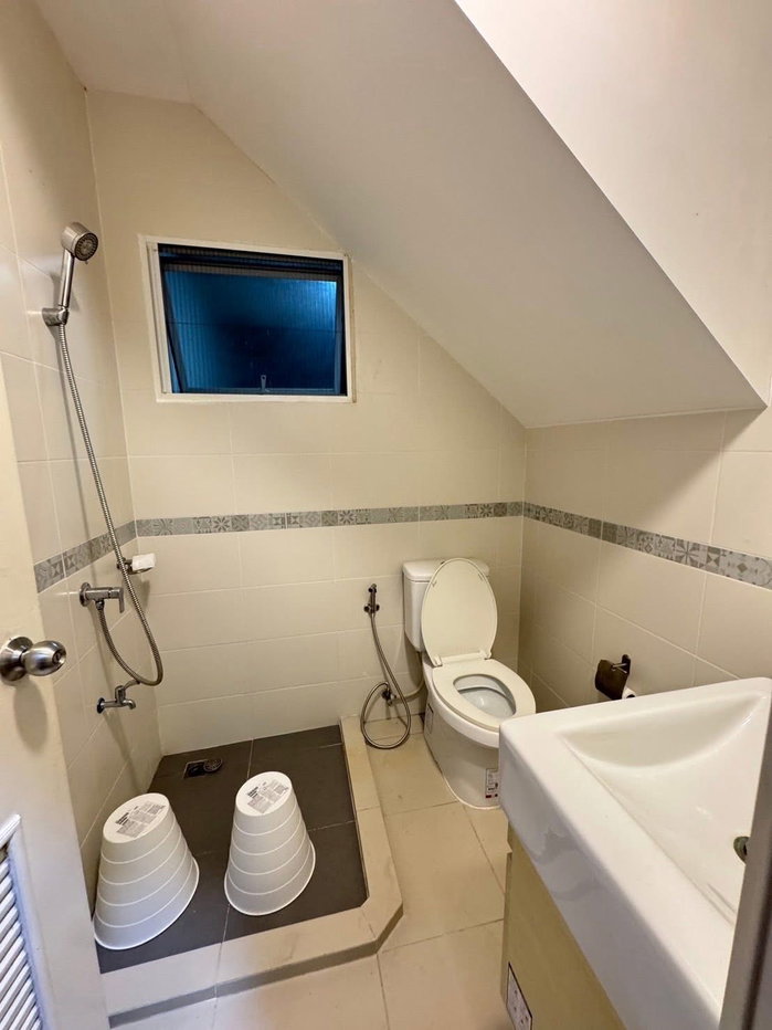 รูป ปล่อยเช่า‼️บ้านแฝด สไตล์บ้านเดี่ยว ต่อเติมเต็มพื้นที่ 45 ตรว บิ้วอืนทั้งหลัง ในหมู่บ้านเพอร์เฟค พาร์คพระราม 5 บางใหญ่. ที่จอดรถในบ้านได้ถึง 2 คัน - รูปที่ 11/16