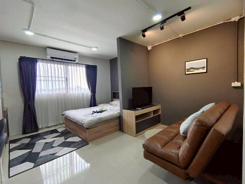 📢 ปล่อยเช่าลานนาคอนโด ติดร.พ.ลานนา   🏷 ให้เช่าเดือนละ 6,000 บ. 📍ว่าง 1 เมษายน 2569