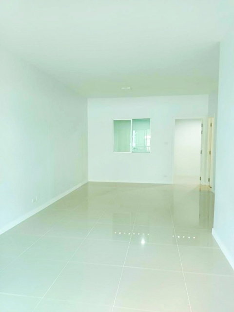 รูป ม.เทคโนโลยีราชมงคลธัญบุรี 800 ม. ทาวน์เฮ้าส์ 2 ชั้น สภาพสวย 3 นอน 2 น้ำ ใกล้ รีโนเวทใหม่ทั้งหลัง 18ตร.ว. 140 ตร.ม. ทำเลรังสิต ธัญบุรี - รูปที่ 2/8