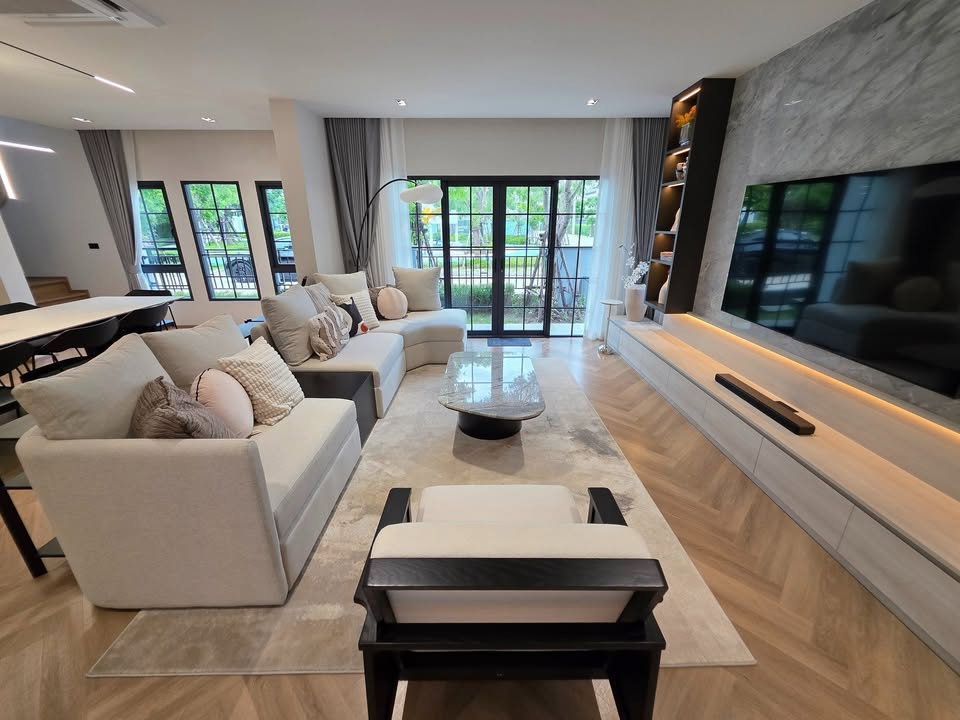 picture House for Rent at Centro Bangna (HR6811002) - 3/17