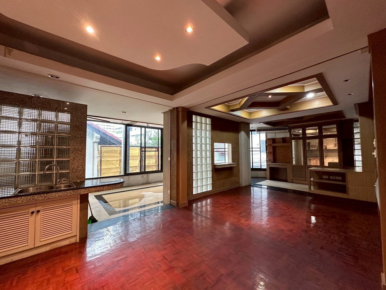 รูป Luxury Townhouse for Sale Thonglor | Family Home Best Value | Near BTS Thonglor | 33,000,000 THB | ทาวน์เฮ้าส์หรูขาย ทองหล่อ เหมาะครอบครัว คุ้มค่า ใกล้ BTS ทองหล่อ 33,000,000 บาท – LTH12647 - รูปที่ 3/9
