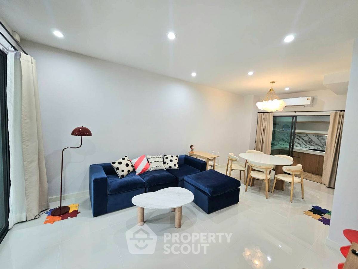 รูป ทาวน์เฮ้าส์ 3-ห้องนอน ใกล้ ท่าอากาศยานสุวรรณภูมิ (ID 2763793) - รูปที่ 13/14