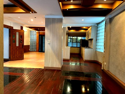 บ้านเดี่ยว กรุงเทพมหานคร : Luxury Townhouse for Sale Thonglor | Family Home Best Value | Near BTS Thonglor | 33,000,000 THB | ทาวน์เฮ้าส์หรูขาย ทองหล่อ เหมาะครอบครัว คุ้มค่า ใกล้ BTS ทองหล่อ 33,000,000 บาท – LTH12647