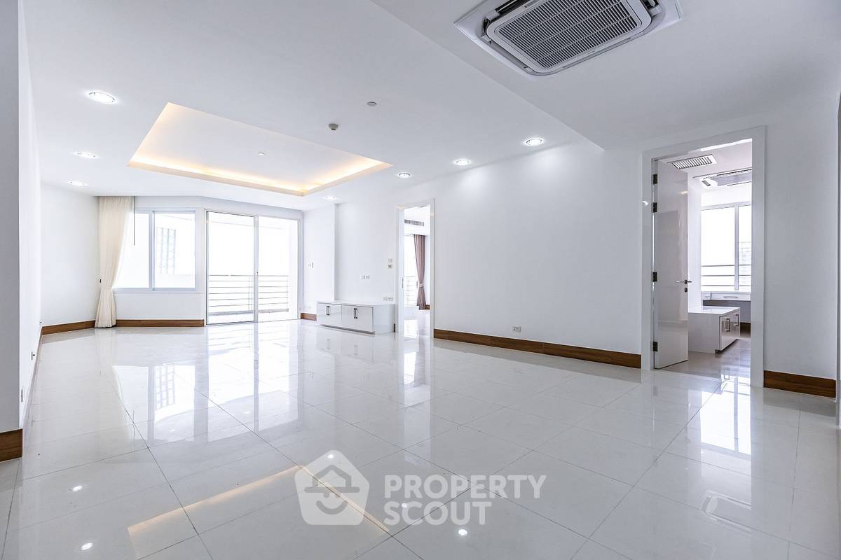 รูป คอนโด 2-ห้องนอน ที่ ลา รอยัล ใกล้ เมืองพัทยา (ID 1863499) - รูปที่ 4/34