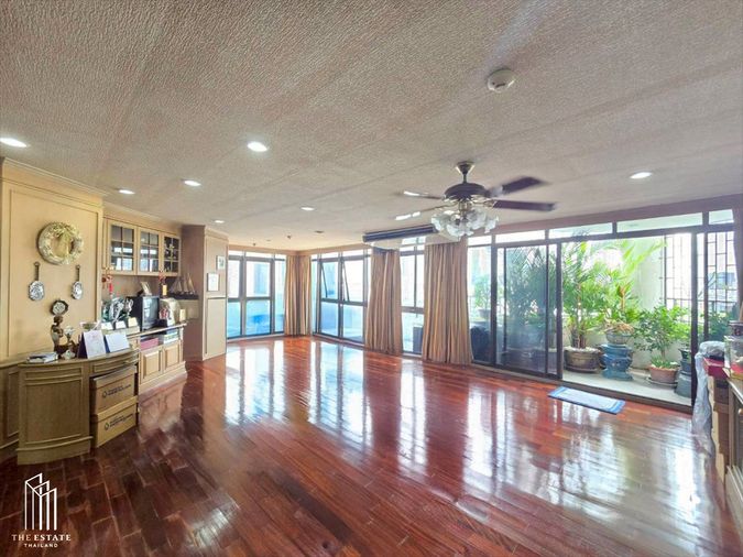 For sale The Waterford Park Sukhumvit 53 ห้องกว้าง 162.13  sq.m. ทำเลทองหล่อ @20,000,000 Baht