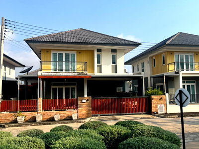 บ้านเดี่ยว ชลบุรี : บ้านเดี่ยว 2 ชั้น 3 ห้องนอน 3 ห้องน้ำ 1 ห้องอเนกประสงค์ 2 ที่จอด (พื้นที่ใช้สอย 200 ตรม.)