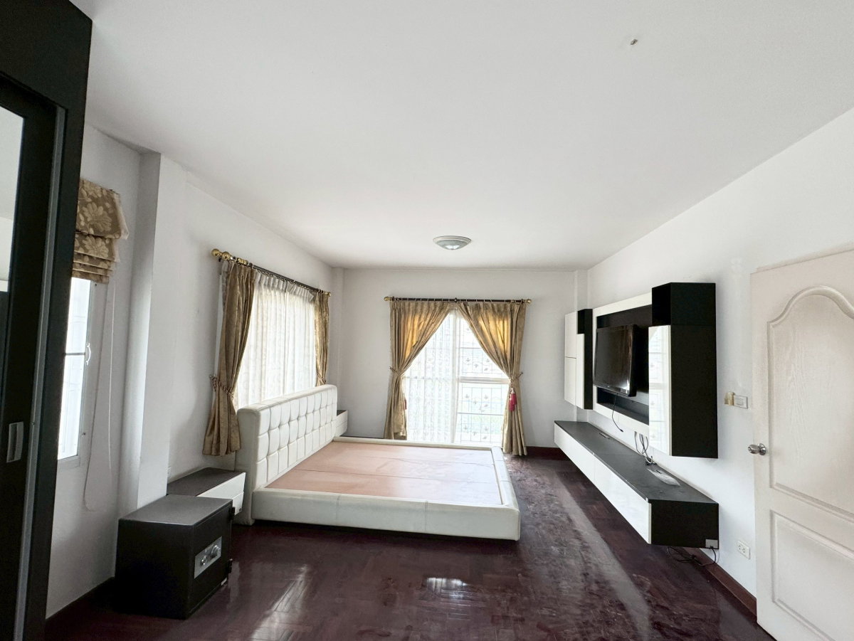 picture Two-story detached house, corner unit, convenient transportation. - 29/36