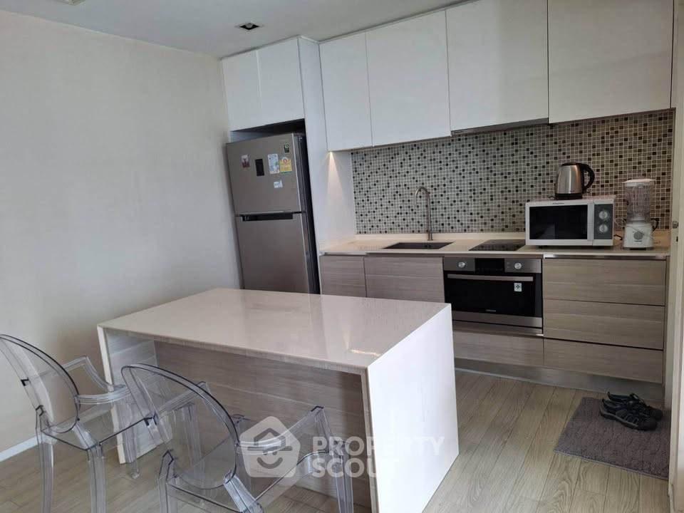 รูป คอนโด 1-ห้องนอน ที่ เดอะ รูม สุขุมวิท 21 ใกล้ MRT สุขุมวิท (ID 2758810) - รูปที่ 2/4