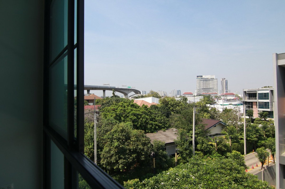 รูป ขายทาวน์โฮม 4 ชั้น หลังมุม โครงการสิริ สแควร์ เจริญกรุง ทำเลดี เดินทางสะดวก - รูปที่ 7/12