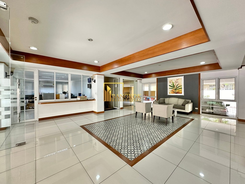 รูป Beautifully Renovated 2 Bed Apartment in Phloenchit Location - BR0430AP - รูปที่ 29/32