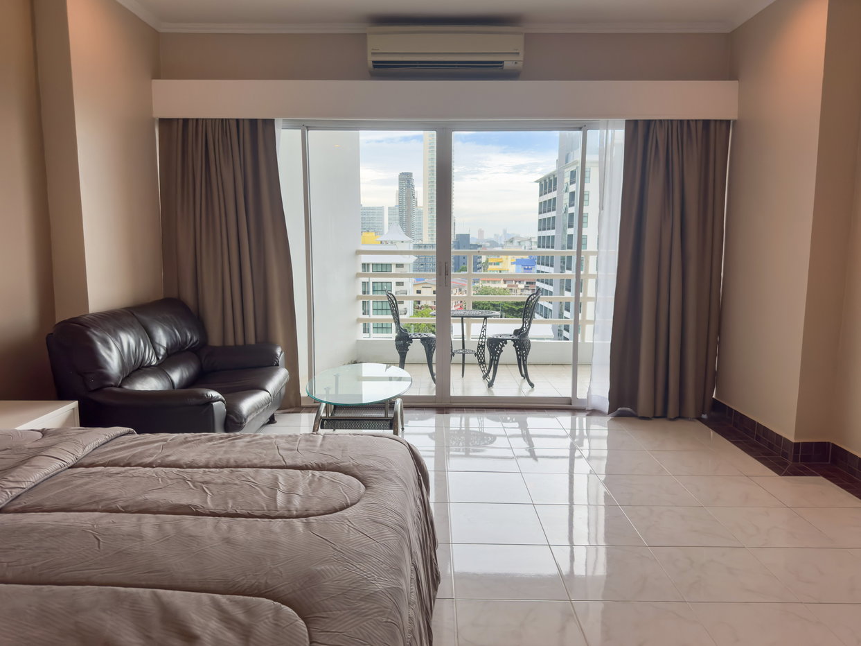 รูป Luxury Studio Condo for Rent in Jomtien Pattaya at View Talay 8 - รูปที่ 2/18
