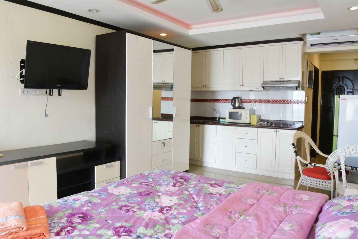 รูป Studio Condo for Rent in Pattaya at Jomtien Beach Condominium - รูปที่ 5/11