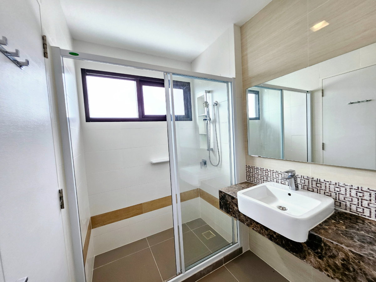 รูป 🏠 บ้านเดี่ยวหลังใหญ่ 6 ห้องนอน – ตอบโจทย์ทั้งอยู่อาศัยและ work from home - รูปที่ 32/42