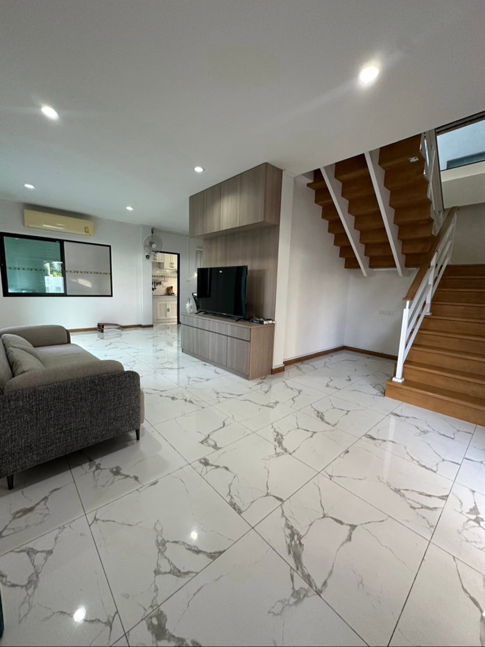 รูป ปล่อยเช่า3ชั้นsirihouse รัชดา18 - รูปที่ 2/10