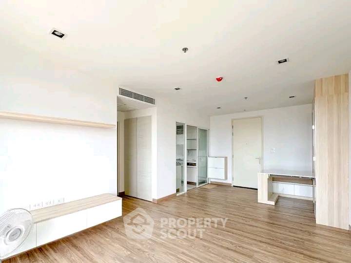 รูป คอนโด 2-ห้องนอน ที่ เดอะ รูม สาทร-ตากสิน ใกล้ BTS โพธิ์นิมิตร (ID 2764454) - รูปที่ 7/10