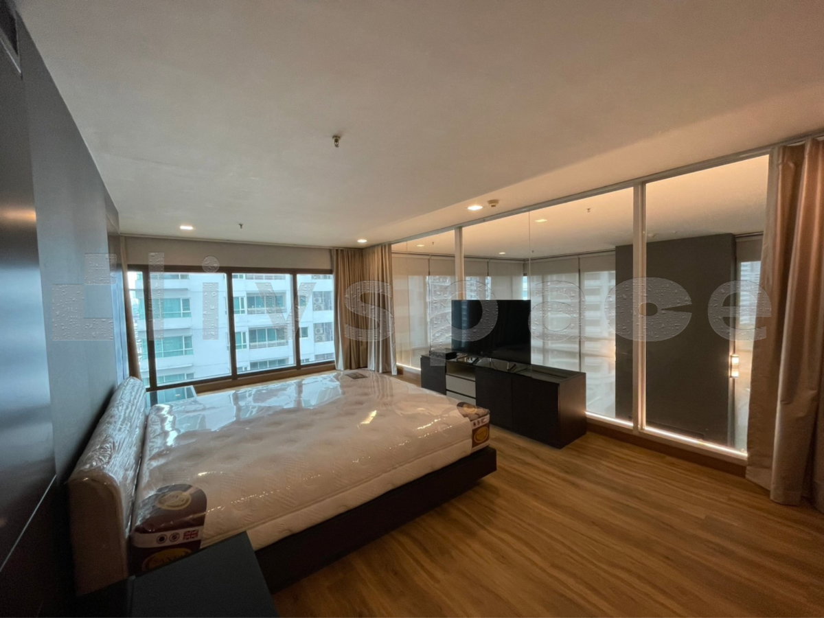รูป ▚ LH195ツ ให้เช่า: The Emporio Place 2BR Duplex 145.27sqm. 110K ✨ ห้องสวย Rare Item! ตึก C เป็นส่วนตัว ตกแต่งเรียบหรู เฟอร์ใหม่เอี่ยม 🏙️ - รูปที่ 12/17