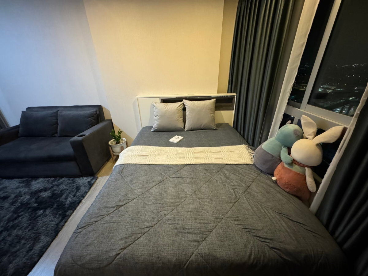 รูป ⭐⭐ROOM FOR RENT ⭐⭐ Chewathai Phetkasem 27 ขนาด 23.50 ตรม.ชั้น 26 แต่งครบ พร้อมอยู่ ตรงข้าม ม.สยาม สนใจ LINE: @atfirm📲 - รูปที่ 5/9