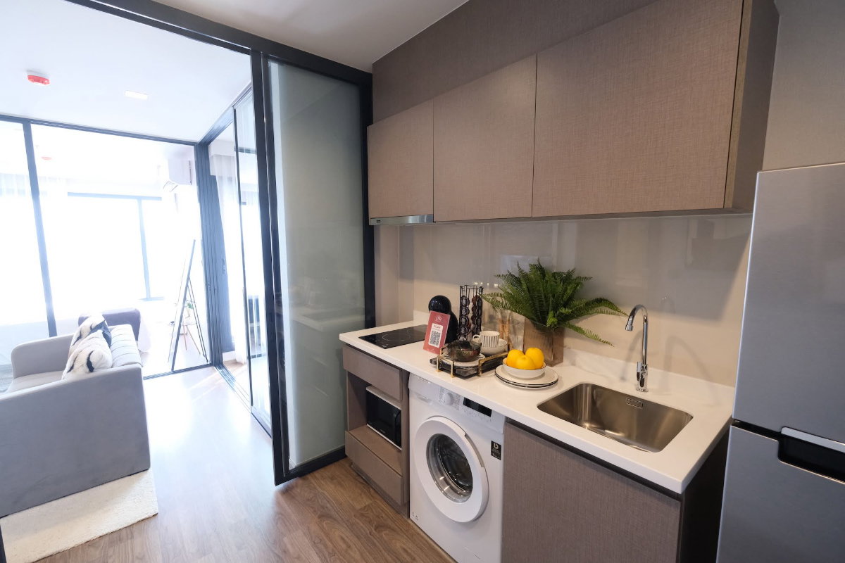 picture ✨🦄 Special Offer 🦄✨ Life Ladprao Valley - 8/16