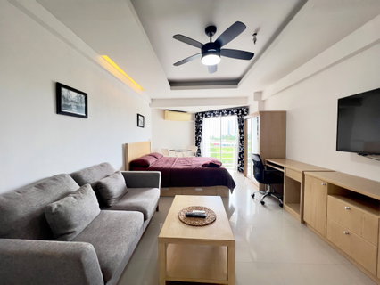 Studio Condo for Sale at Jomtien Beach Condominium in Pattaya