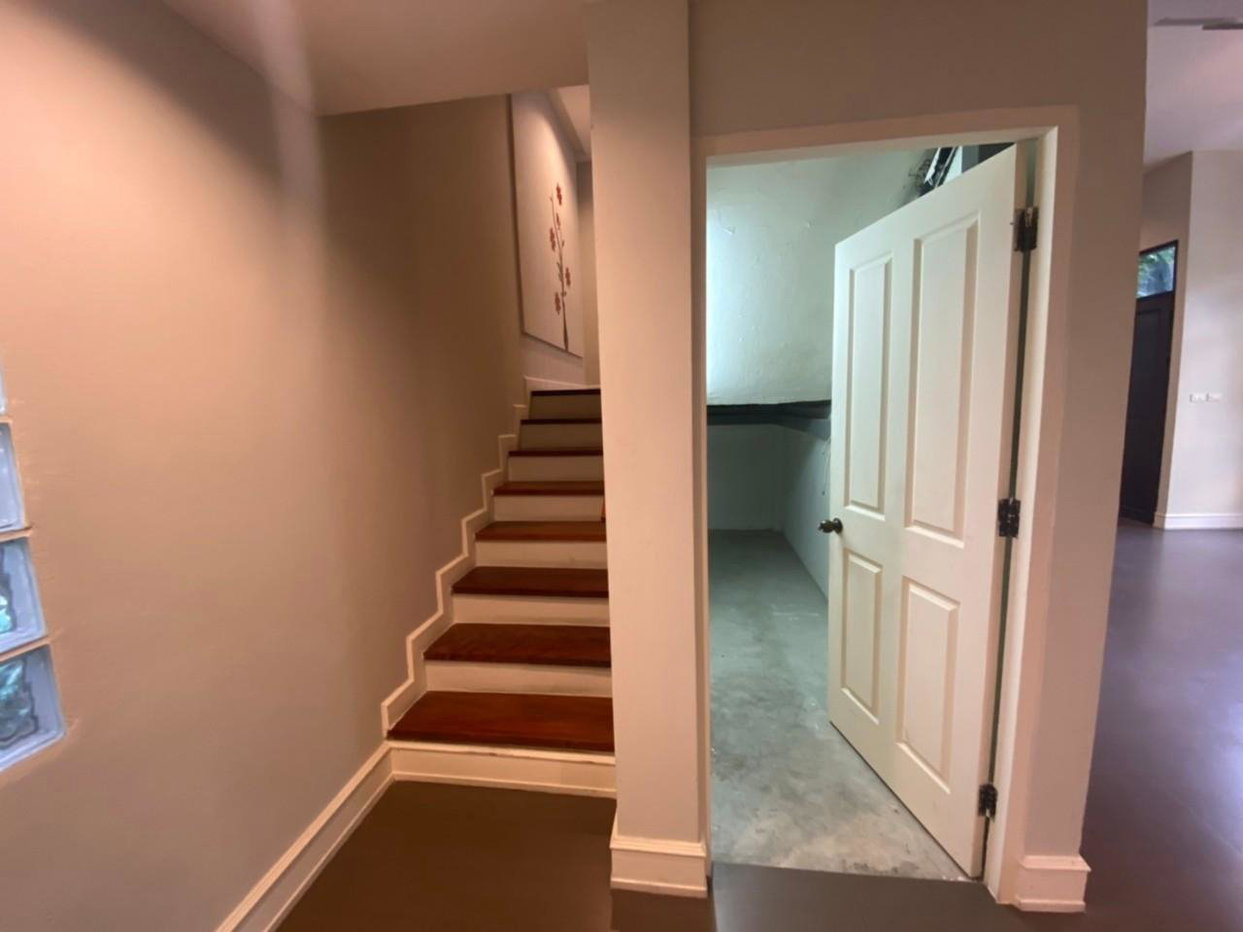 รูป Pet-Friendly Best Value | Modern House for Rent Thonglor | Near BTS Thonglor | 120,000 THB | บ้านโมเดิร์นให้เช่า ทองหล่อ คุ้มค่า เลี้ยงสัตว์ได้ ใกล้ BTS ทองหล่อ ⸻LTH14775 - รูปที่ 3/6