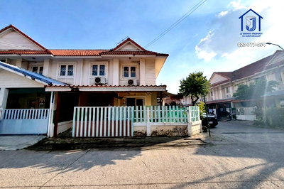 ทาวน์โฮม สมุทรปราการ : ขายทาวน์เฮ้าส์ 2 ชั้น หมู่บ้านพฤกษา 28/1  ถนนแพรกษา 14 หลังมุม ใกล้นิคมบางปู