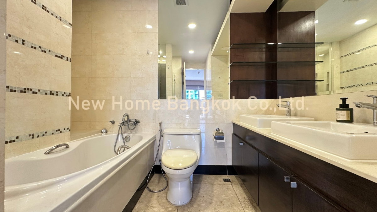 picture Condo for Rent in Sathorn Spacious Corner Unit 250 sqm - 28/30