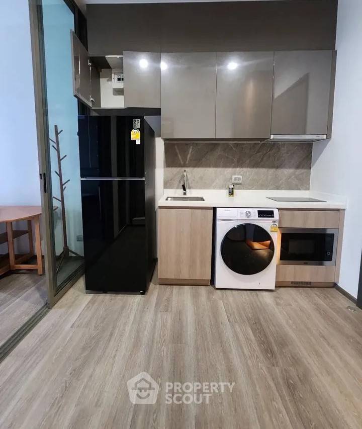 รูป คอนโด 1-ห้องนอน ที่ ริธึ่ม เจริญกรุง พาวิลเลี่ยน ใกล้ BTS สะพานตากสิน (ID 2485079) - รูปที่ 2/7