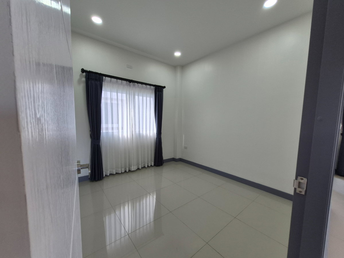 รูป บ้านเดี่ยวหลังใหญ่ สไตล์ยุโรป พื้นที่กว้าง ราคาดีเพียง 2.59 ล้าน ฟรีค่าโอน เข้าอยู่ได้ทันที! - รูปที่ 7/9