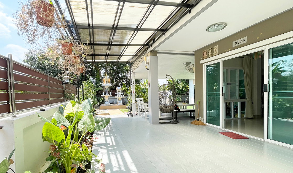 รูป ขายบ้านเดี่ยว 2 ชั้น บ้านบึง ชลบุรี หมู่บ้านบูรพาเมาท์เท่น หลังมุม มีสระว่ายน้ำส่วนตัว 83 ตรว พร้อมอยู่ - รูปที่ 3/12