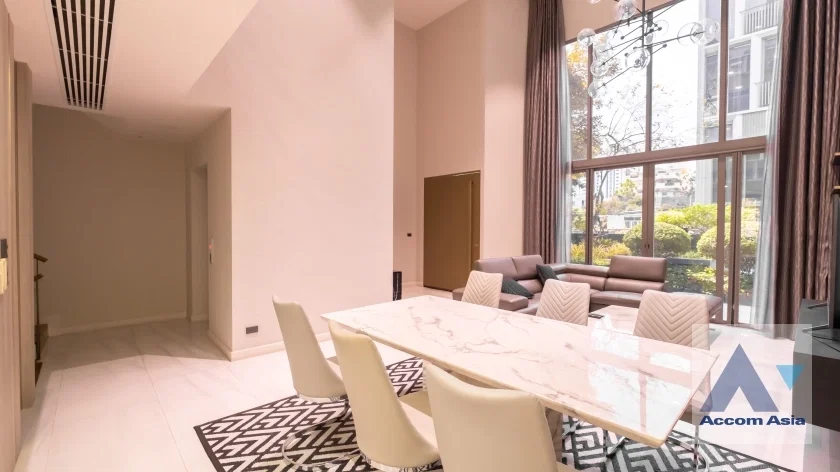 picture 🔼🔽 AccomA 📩 Pet friendly,Double High Ceiling,Corner Unit 4 BR House @Quarter 39 (AA27317) - 10/20