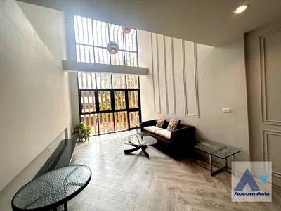 เช่าทาวน์โฮม ม.กรุงเทพ กล้วยน้ำไท : 🔼🔽 AccomA 📩 Pet friendly 3 BR Townhouse @23 Residence (AA43972)