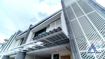 เช่าทาวน์โฮม ดิ เอ็มควอเทียร์ : 🔼🔽 AccomA 📩 Newly renovated,Pet friendly,Common Pool 3 BR Townhouse @KLANG Nivas (AA41750)