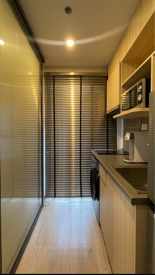 รูป ปล่อยเช่าคอนโด Ideo O2 ตึกC ชั้น8 ห้องทิศตะวันออก วิวสระ ห้องติดบันไดหนีไฟ เฟอร์นิเจอร์ เครื่องใช้ไฟฟ้าครบค่ะ✨ - รูปที่ 8/10